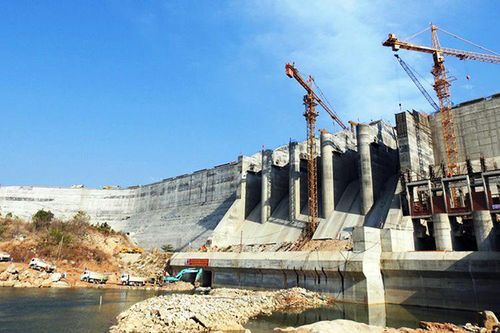 Chặn dòng, tích nước cụm công trình đầu mối hồ chứa nước Sông Cái ở Ninh Thuận