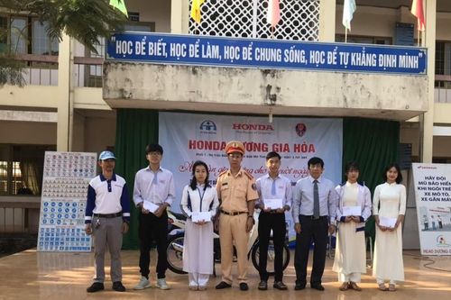 1.223 giáo viên, học sinh được tuyên truyền Luật Giao thông đường bộ