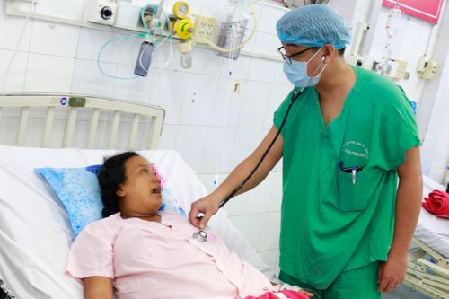Sản phụ bị hội chứng HELLP rất nặng được cứu sống kịp thời cả mẹ và con