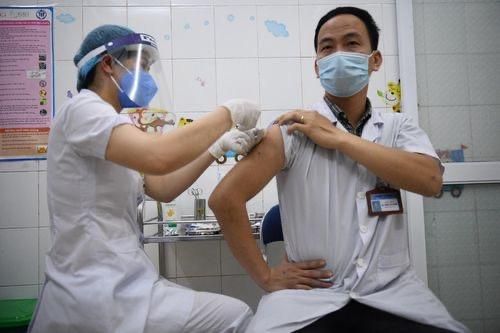 Việt Nam có 15.865 người được tiêm Vắc xin COVID-19, chỉ ghi nhận phản ứng thông thường sau tiêm