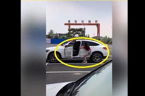 Video hài hước: Những pha đỗ xe 'bá đạo' của phụ nữ