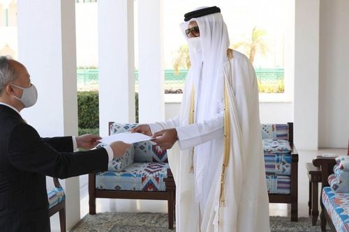 Đại sứ Trần Đức Hùng trình Ủy nhiệm thư lên Quốc vương Qatar