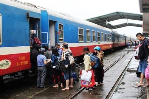 Đường sắt tăng hàng chục chuyến tàu phục vụ dịp nghỉ lễ 30/4 - 1/5