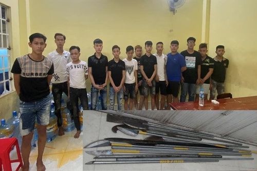 Khởi tố 15 thanh thiếu niên mang cả lô hung khí đi hỗn chiến