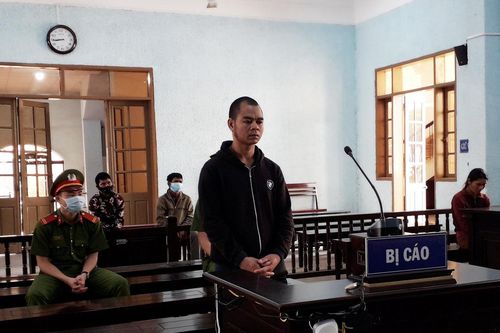 Bắn chết người vì không lưu số điện thoại