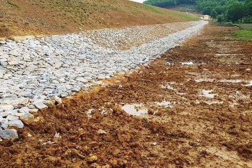 Thanh Hóa: Chủ đầu tư chưa tìm ra nguyên nhân đập mới đầu tư bị thấm