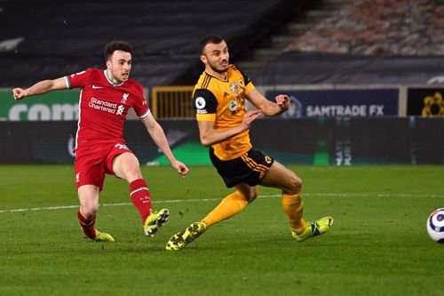 Diogo Jota xé lưới đội bóng cũ, Liverpool đả bại Wolves