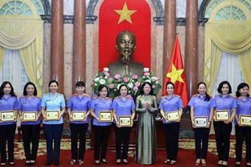 Khen thưởng phải đảm bảo nguyên tắc 'Chính xác, công khai, công bằng, kịp thời'