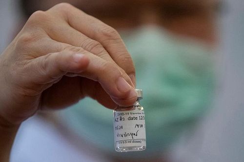 Thủ tướng Prayut là người Thái Lan đầu tiên tiêm vaccine AstraZeneca