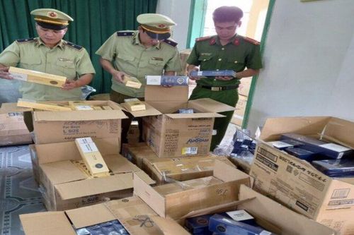 Hà Tĩnh và Phú Yên truy bắt hơn 14.000 sản phẩm là thuốc lá, thuốc lá điện tử, xì gà nhập lậu