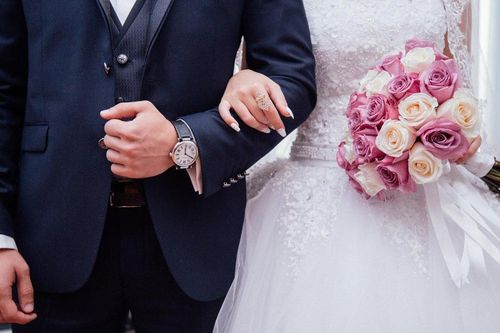 Đại gia kén rể, của hồi môn là tiền, hai căn nhà, xe sang và chỉ kèm theo một điều kiện