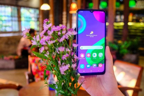 Có gì đáng chú ý trong chiếc điện thoại Galaxy M02?