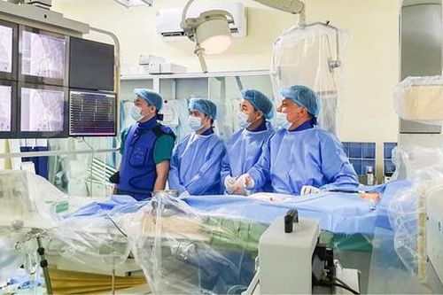 Bé sơ sinh mắc chứng rối loạn nhịp tim hiếm gặp
