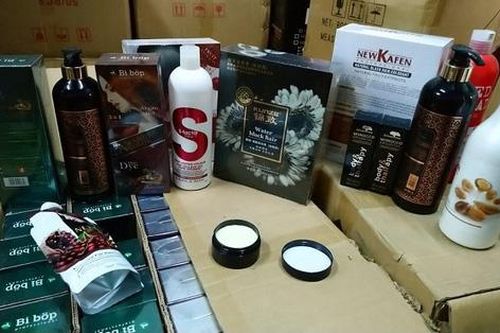 Đột kích cơ sở mỹ phẩm BIBOP vừa gắn mác 'Nhật Bản', vừa mác 'Trung Quốc'