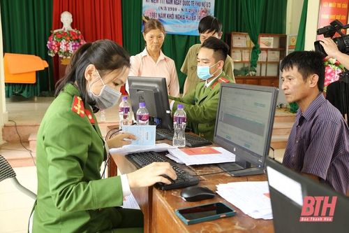 Nỗ lực ngày đêm làm căn cước công dân gắn chíp điện tử cho Nhân dân
