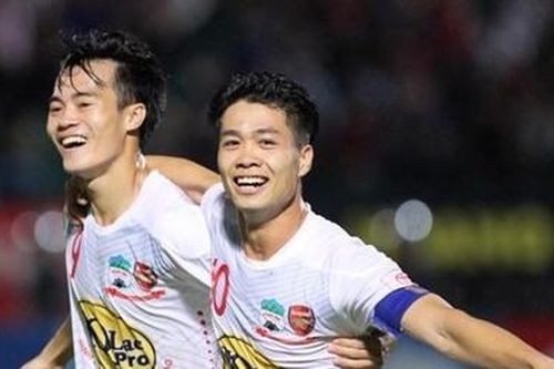 Công Phượng - Văn Toàn và chiến thắng của Kiatisak