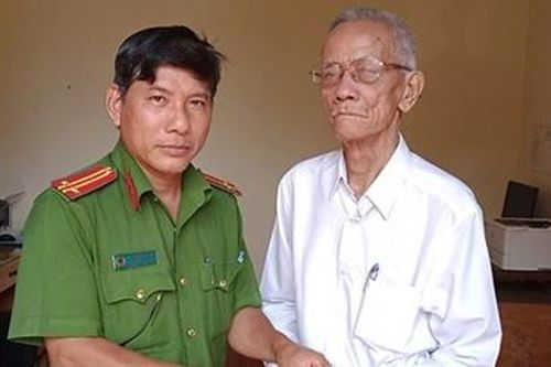 Tổ trưởng dân phố nhặt được vàng trả lại cho cụ ông 87 tuổi
