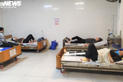 Xe khách đi lễ chùa tông đuôi xe tải ở Nghệ An: Thêm 1 người chết
