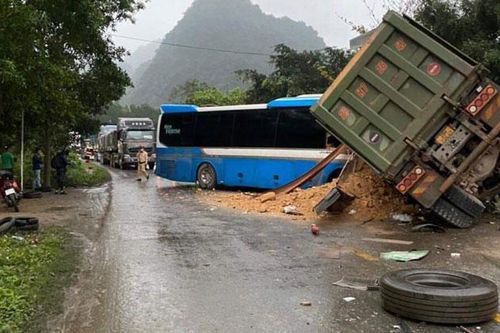 Xe khách trong vụ tai nạn nghiêm trọng ở Hòa Bình không có dữ liệu hành trình