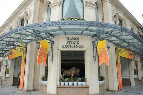 Ba doanh nghiệp đầu tiên tự nguyện chuyển từ HOSE sang HNX
