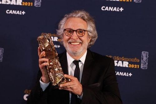 Cúp vàng Cesar tranh tượng vàng Oscar 2021