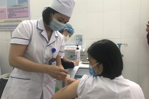 Tiêm chủng vắc xin phòng COVID-19 ở Bắc Giang: Đảm bảo tiêm đến đâu an toàn đến đó