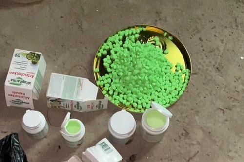 Ma túy được giấu trong lọ thực phẩm chức năng từ Châu Âu về Việt Nam