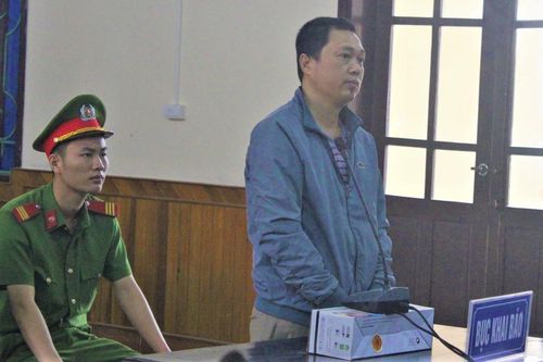 14 năm tù cho cựu đại úy lừa chạy việc