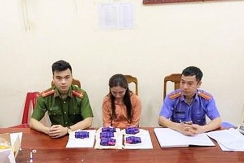 Nghệ An: Bắt 'hot girl' chủ tiệm spa, thu giữ 12.000 viên hồng phiến
