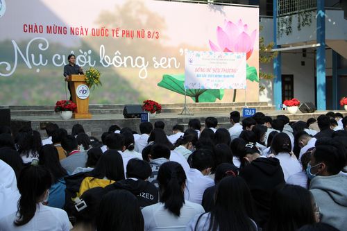 'Cần tâm sự gì, các em cứ gửi thông tin cho thầy cô'