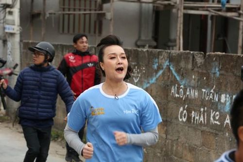 'Táo Y tế' Vân Dung lội bùn tìm 'cơ hội đổi đời'