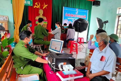 Về nơi Công an làm hết việc, không hết giờ