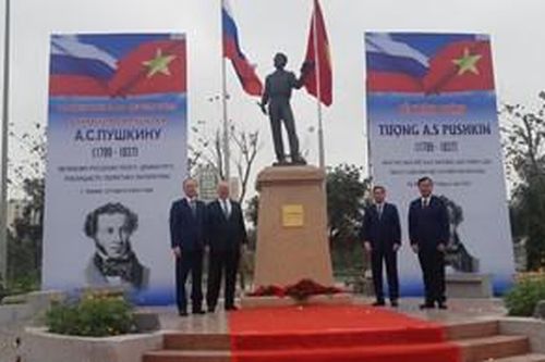 Khánh thành Tượng đài Đại thi hào Nga A.S.Pushkin tại Hà Nội