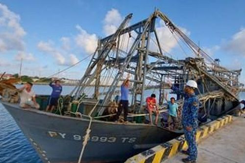 Tổng công ty Tân Cảng Sài Gòn kịp thời khắc phục sự cố hai tàu cá ngư dân