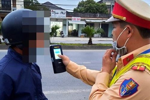Canh me vẫn không né được