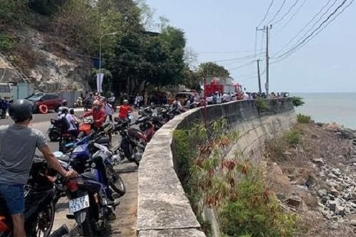 Tin giao thông đến sáng 17/3: Xe máy mất lái tông vào cột, 2 người tử vong