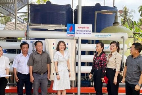 PV GAS trao tặng thêm 2 hệ thống lọc nước giúp Bến Tre đối phó với hạn mặn