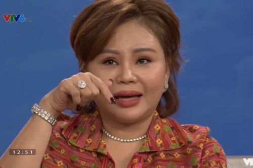'Cẩm Lệ' Lê Giang, MC Mù Tạt nghẹn ngào khóc nhớ về cha trên truyền hình