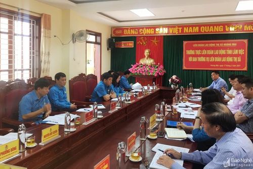 Liên đoàn Lao động thị xã Hoàng Mai bảo vệ quyền lợi hợp pháp của người lao động