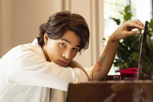 Hotboy 1m86 gây sốt với vẻ ngoài lãng tử trong 'Gái già lắm chiêu'