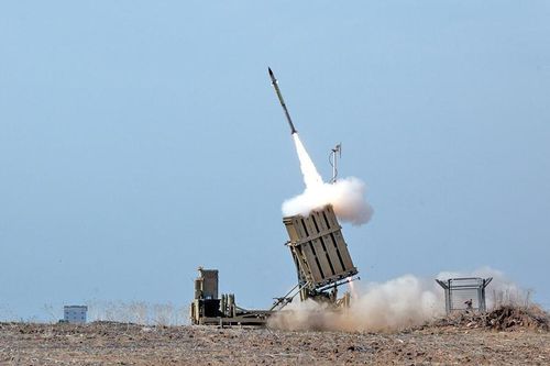 Xem hệ thống phòng không tối tân Iron Dome của Israel cùng lúc tiêu diệt nhiều mục tiêu