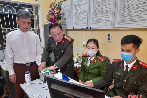 Công an huyện Như Xuân nỗ lực cấp, đổi căn cước công dân gắn chip cho Nhân dân trên địa bàn