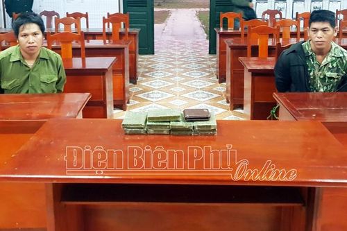 Bắt 2 đối tượng, thu giữ 9 bánh hêrôin