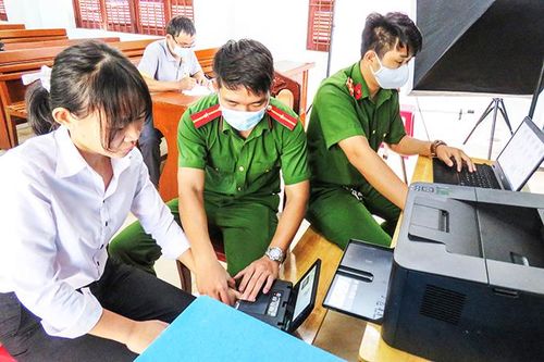 Vạn Ninh: Làm 651 căn cước công dân gắn chíp