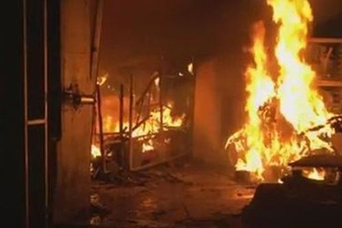 Buồn vì con cái không quan tâm, ông già 70 tuổi phóng hỏa đốt 3 căn nhà