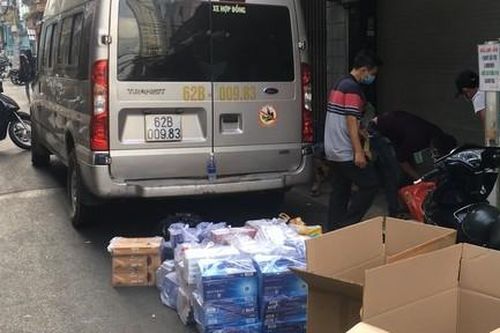 Phát hiện ô tô chở hơn 4000 gói thuốc lá lậu từ Long An về TPHCM