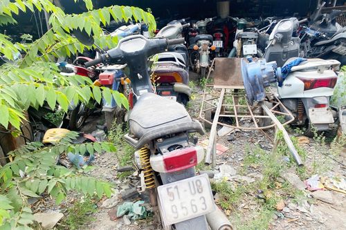Xe 'thây ma' bán rẻ như cho ở TP.HCM, người vi phạm bỏ xe khi bị CSGT bắt