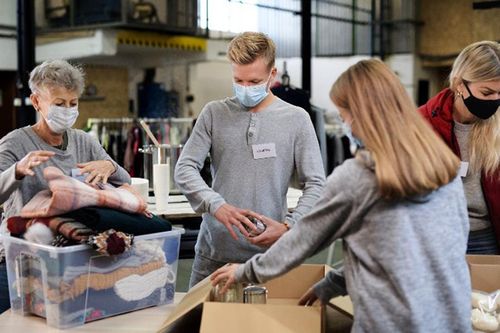 Tình nguyện viên chống dịch Covid-19: Đội quân truyền cảm hứng