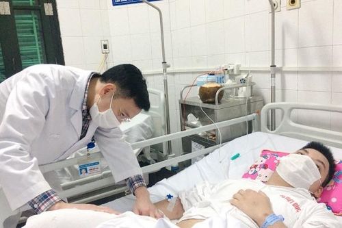 Thanh niên 22 tuổi đã phải thay khớp háng vì hoại tử chỏm xương đùi giai đoạn 4