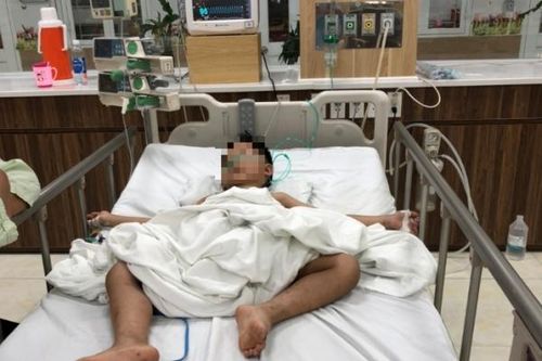 Tưởng siro, bé trai 6 tuổi suýt chết vì ngộ độc Methadone
